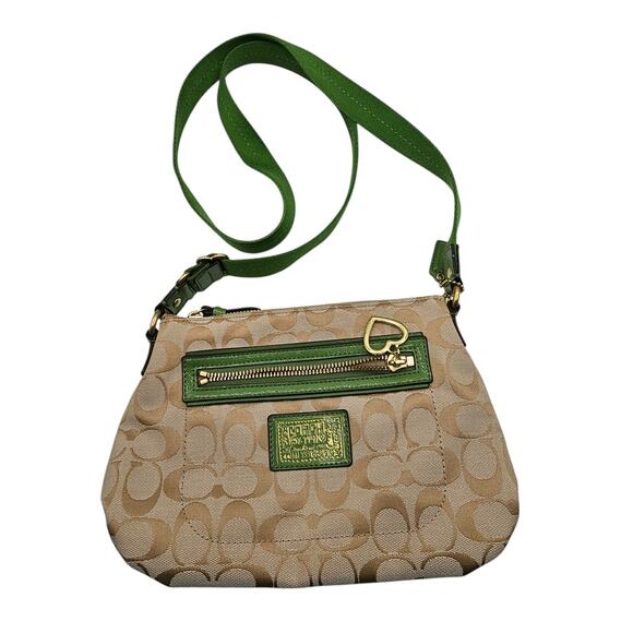 Coach | Bags | Vtg Y2k Coach Poppy Signature Canvas Heart  display picture 1